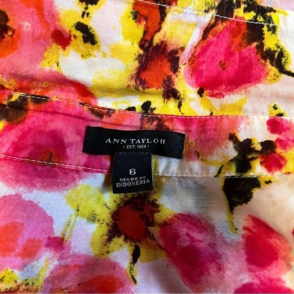 Ann Taylor Women's Double Pocket Long Sleeve Red Cream Print Button Down top US6 - Picture 9 of 10